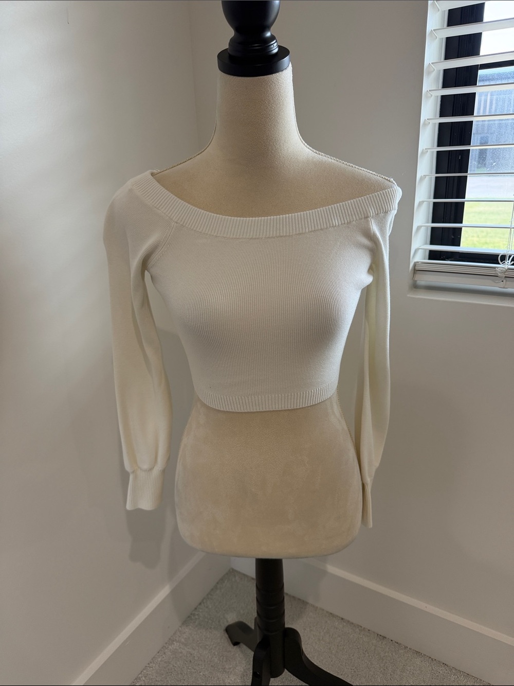 Garage White Off-Shoulder Ribbed Crop Top